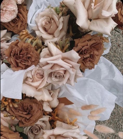 Neutral Wedding Flowers, Yosemite Wedding, Beige Wedding, Brown Wedding, Brown Flowers, Wedding Flower Inspiration, Wedding Theme Colors, Neutral Wedding, Pastel Wedding