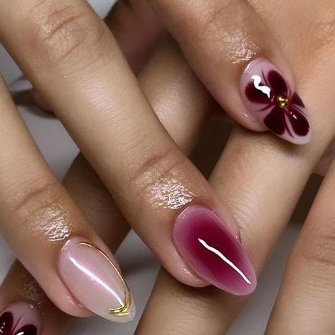 Short Almond Gel Nail Designs, Short Almond Nails Inspiration, Short And Sweet Nails, Short Nails Ideas Almond, Zoifishh Nails, Cute Short Gel Nails Ideas, Doing Nails Aesthetic, Almond Gel X Nail Designs, Short Gel X Nails