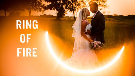 Ring of fire digital camera technique | Anillo de fuego tecnica | Lens flare tutorial | Ring of fire photo tutorial | Photo techniques and tips | wedding photography tutorials | Roxana Snedeker Indianapolis wedding photographer Fire Photo, Camera Techniques, Photo Techniques, Fire Photography, Ring Of Fire, Indianapolis Wedding, Cool Poses, Lens Flare, Unique Image