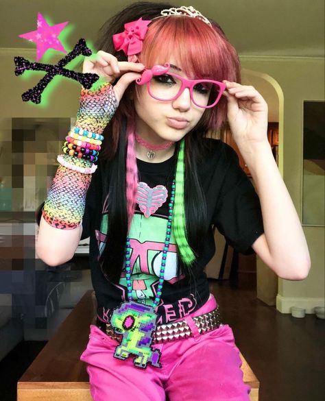 Scene Kid Fashion, Scene Girl Fashion, Scene Clothes, Scenecore Art, Scene Style, Scene Goth, Emo Stuff, Scene Queens, Scene Outfits