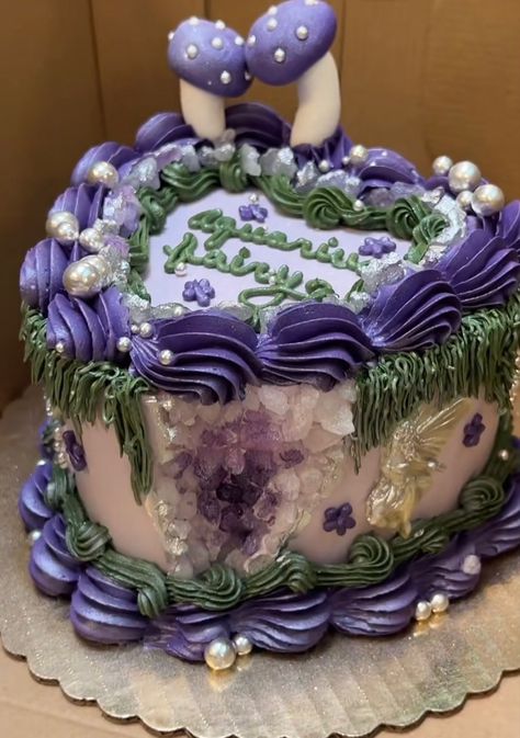 Cottagecore Bday Cake, Heart Fairy Cake, Nature Birthday Ideas, Purple And Green Birthday Cake, Vintage Fairy Cake, Fairy Core Cake, Green And Purple Cake, Fairycore Cake, Faerie Cake