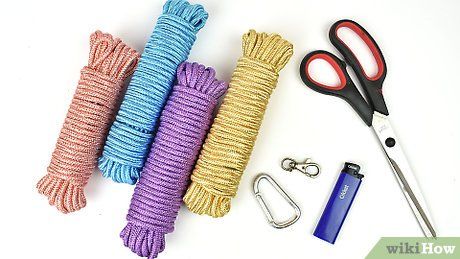 How to Make a Lead Rope for Your Horse: 14 Steps (with Pictures) Paracord Horse Lead Rope Diy, Diy Horse Lead Rope, Diy Lasso Rope, Horse Leads, Horse Lead Rope, Lasso Rope, Horse Lead, Horse Halter, Rope Halter