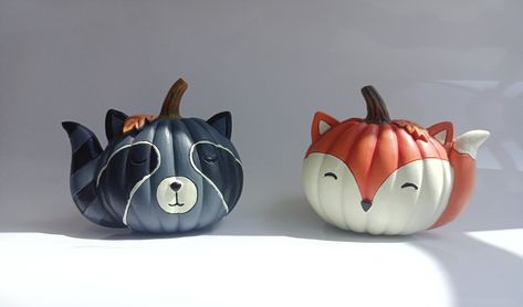 Shape Pumpkins, Raccoon Pumpkin, Fox Pumpkin, Friends Autumn, Creative Pumpkin Painting, Cute Desktop, Pumpkin Decorating Contest, Pumpkin Books, Halloween Pumpkin Designs