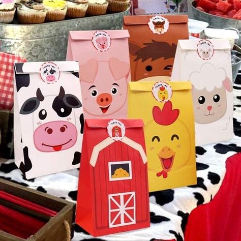 Barnyard Party Favors, Mcdonalds Birthday Party, Barnyard Theme, Farm Themed Party, Barnyard Birthday Party, Farm Theme Birthday, Farm Animal Party, Farm Animals Birthday Party, Farm Themed Birthday Party