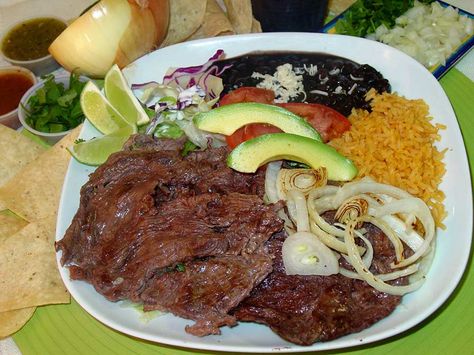 Carne Asada Carne Asada Plate, Salvadorian Food, Carne Asada, Yummy Foods, Mexican Food, Good Eats, Mexican Food Recipes, Dinner Ideas, Food Inspiration