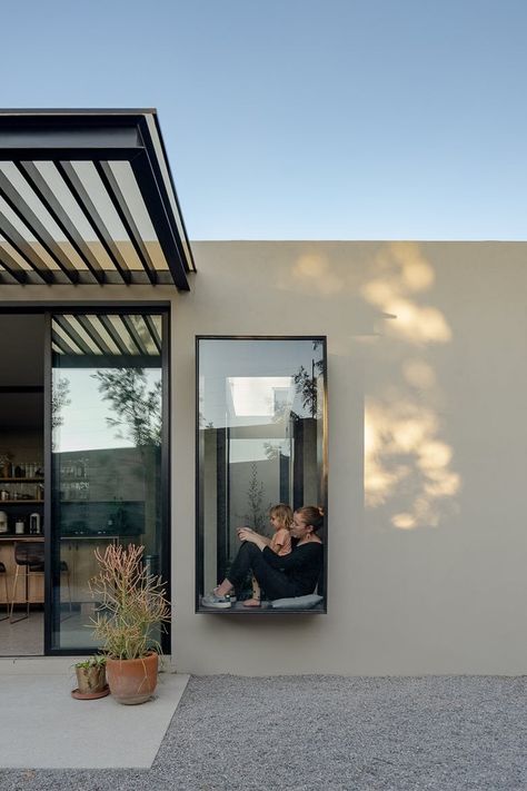 Protruding Window Frame, Protruding Window, Window Architecture, House Luxury, Earthy Color Palette, Contemporary Homes, Material Palette, Diy Travel, Luz Natural