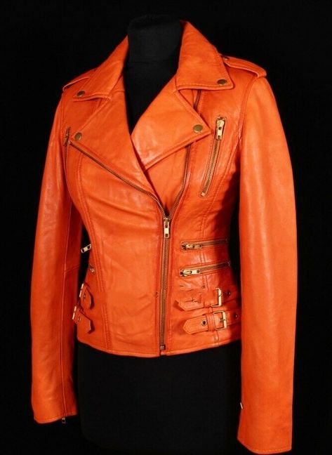 Womens Genuine Lambskin Real Leather Jacket Biker Slim Fit Zipper Quilted UK87 #LeatherCraze #MotorcycleJacket #BusinessCasualFormalPartyCocktailTravelWorkwear Vintage Biker Style, Catwalk Design, Blouson Jacket, Vintage Biker, Slim Fit Jackets, Real Leather Jacket, Motorcycle Style, Biker Leather, Leather Hide