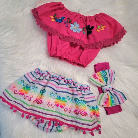 Brand New Fiesta Outfit That Features Cropped Top, Bloomer And Headband. Perfect For Any Mexican Event. Mexican Babies, Capri Set, Fiesta Outfit, Mexican Outfit, Mexican Dresses, Month Colors, Cropped Top, Baby Month By Month, Matching Outfits