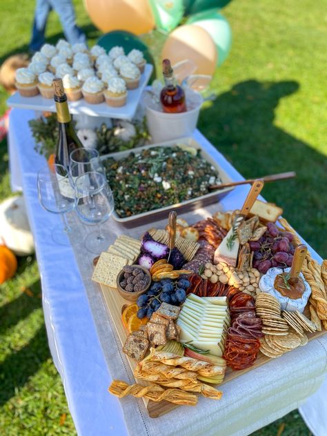 Winery Birthday Ideas, Birthday At Winery, Vineyard Birthday Party, Wine Themed 50th Birthday Party, Vineyard Picnic Food Ideas, 40th Birthday Backyard Party Ideas For Women, Wine 30th Birthday Party Ideas, Bbq Birthday Party Ideas For Women, Wine Themed Birthday Party Ideas