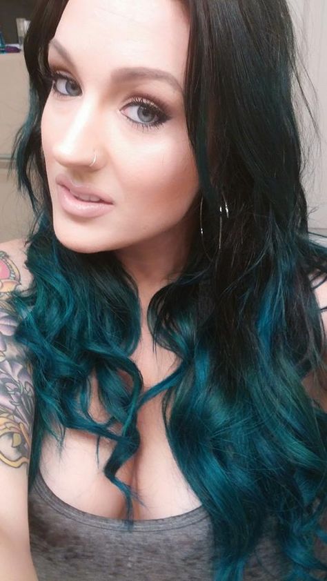 Brown Teal Hair, Aquamarine Hair, Teal Ombre Hair, Sky Blue Hair, Hair Color Ombre, Emo Hairstyles, Schwarzkopf Hair Color, Brown Hair Color Shades, Blue Hair Color