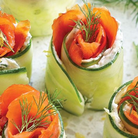 Salmon Roulade, Smoked Salmon Appetizer, Salmon Appetizer, Cucumber Rolls, Hosting Brunch, Smoked Salmon Recipes, Food Tasting, Food Test, Christmas Appetizers