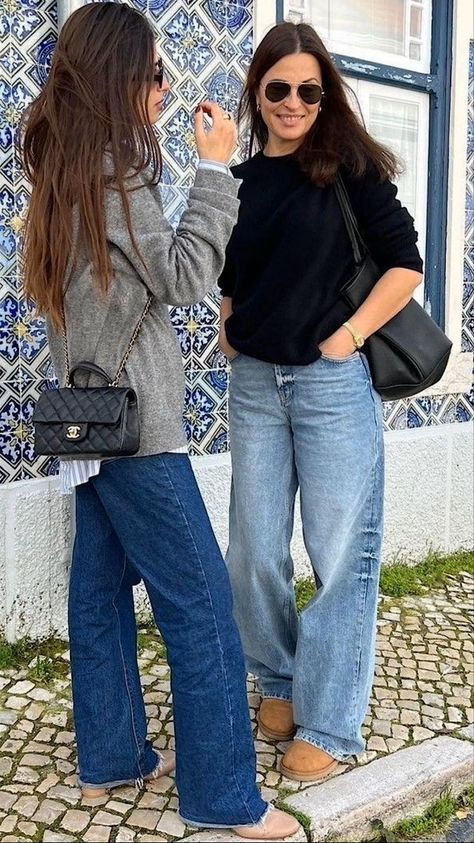 Wide Leg Jeans Uggs Outfit, Wide Leg Jeans Outfits Winter, Wide Leg Jeans Winter, Styling Clothes, Wide Leg Jeans Outfit, Wardrobe Refresh, Jeans Outfit Women, Classic Style Outfits, Chic Pants