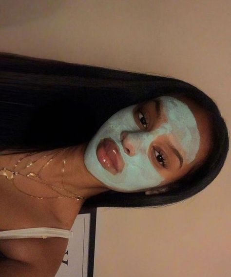 Kily Jenner, Face Mask Aesthetic, Mask Fashion, Beauty Mask, Pretty Skin Care, Mia 3, Pretty Skin, Mask Face, Facial Mask