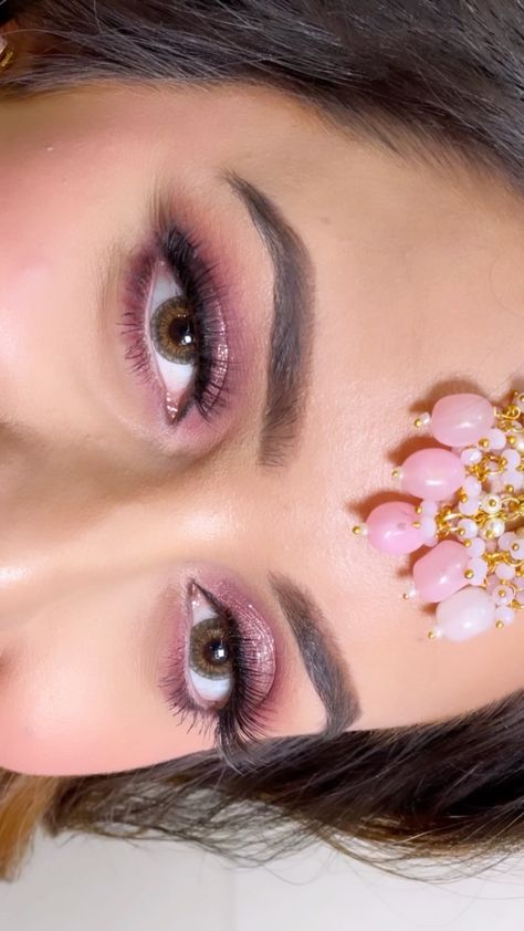 poojasonikhairandmakeup on Instagram: Pink pink 💕 #eyemakeup #pinkeyeshadow #engagementeyemakeup Pink Indian Dress, Pink Dress Makeup, Pink Indian Wedding, Pink Eyeliner, Indian Wedding Makeup, Fancy Dresses Long, Wedding Makeup Looks, No Eyeliner Makeup, Pink Makeup