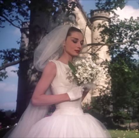 Audrey Hepburn Wedding Dress, Audrey Hepburn Wedding, Aubrey Hepburn, Hepburn Style, غرفة ملابس, Diana Spencer, Funny Face, Dreamy Wedding, Lady Diana