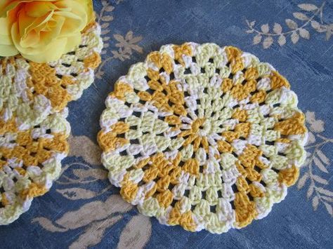 Crochet Washcloth Free, Crochet Dish Cloth Free Pattern, Crocheted Coasters, Crochet Hot Pads, Dishcloth Crochet Pattern, Washcloth Pattern, Crochet Dishcloth, Crochet Washcloth, Small Crochet