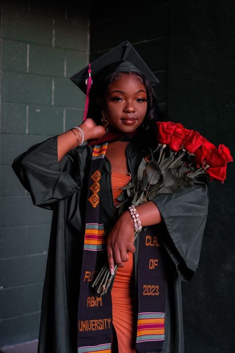 grad photoshoot, grad photoshoot inspo, hbcu, college, green cap and gown, white dress, graduation dress, stole, tassle, poses, graduate photo poses, black girl, graduation makeup, darkskin, darkskin makeup, roses, flowers, graduation flowers, lashes, face card, silver jewlery, white heels Green Cap And Gown, Graduate Photo, College Graduation Pictures Poses, Dress Stole, Graduation Look, Girl Graduation, Graduation Flowers, College Graduation Pictures, Silver Jewlery