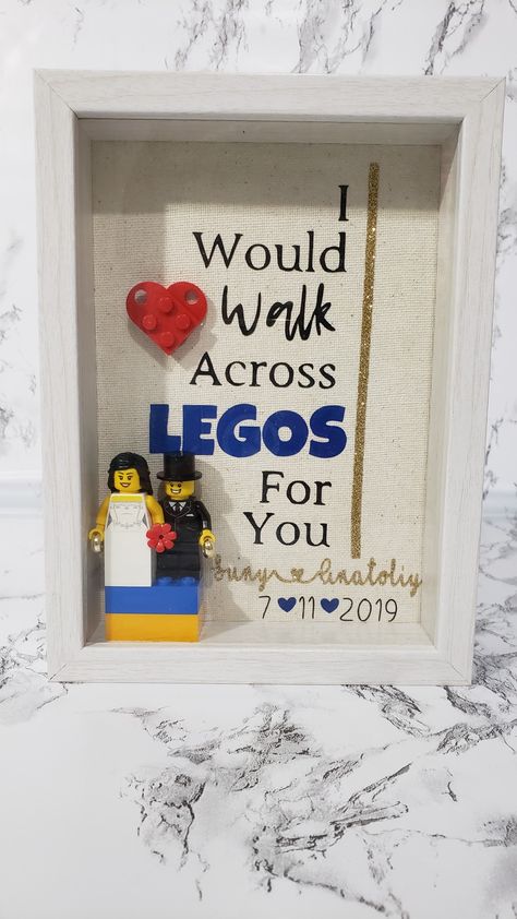 Lego Signs Diy, Cricut Wedding Shadow Box Ideas Diy, Lego Wedding Favors, Lego Anniversary Gift, Lego Theme Wedding, Cricut Lego Projects, Cricut Anniversary Gifts For Him, Lego Wedding Bouquet, Cricut Lego