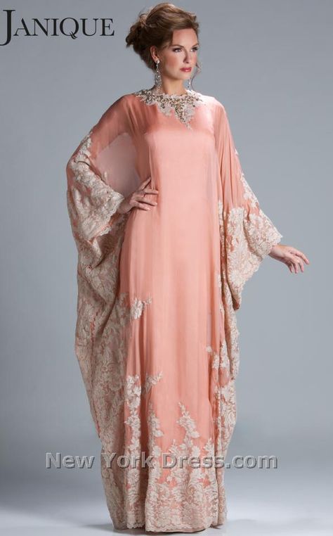 Out of the ordinary yet still striking and graceful. (: Baju Kahwin, Estilo Hijab, Muslim Evening Dresses, Stile Hijab, Dubai Abaya, Afrikaanse Mode, Plus Size Formal, Coral Lace, فستان سهرة