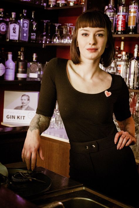 Female Bartender, Eye Of The Beholder, Character Reference, Art Poses, The Eye, Pose Reference, Germany, Models, Bar