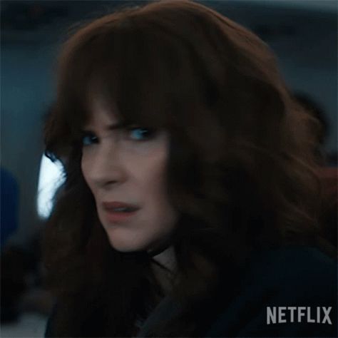 Winona Ryder Gif, Winona Ryder Stranger Things, Joyce Stranger Things, What Gif, Joyce Byers, Strong Female Characters, Bad Reputation, Wait What, Will Byers