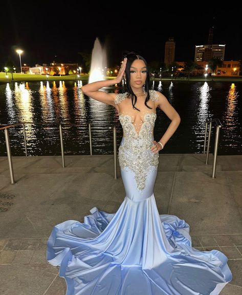 Blue And Silver Sweet 16 Dress, Silver Sweet 16 Dress, Blue And Silver Sweet 16, Blue Silver Prom Dress, Med Gala, Silver Sweet 16, Future Model, Silver Prom Dress, Prom Dress With Train