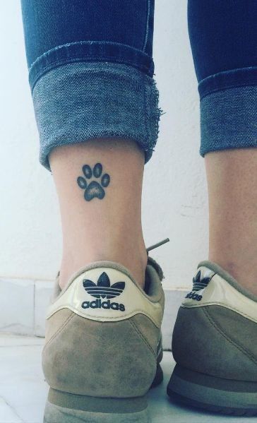 Small Girly Tattoos, Pawprint Tattoo, Petit Tattoo, Tattoo Trend, Paw Tattoo, Muster Tattoos, Neck Tattoos, Girly Tattoos, Ankle Tattoo