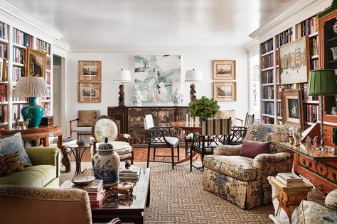 Coco & Dash cofounder Teddie Garrigan’s collected high-rise environs prove that downsizing doesn’t have to mean scaling back. Lake Retreat, Rich Living, Turtle Creek, Morning Room, Living In Europe, Interior Design Business, Boutique Interior, A Gentleman, House Beautiful