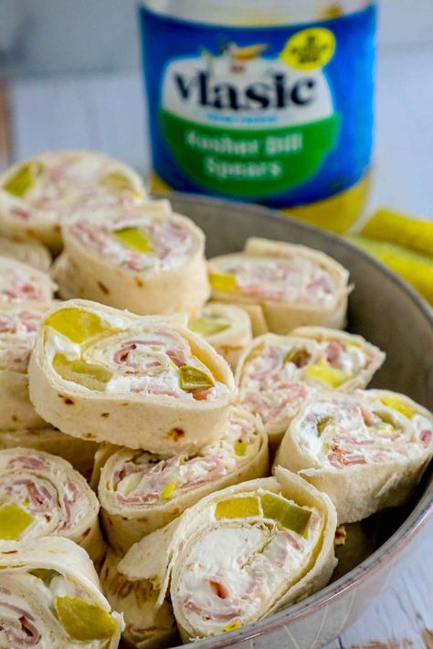 Dill Pickle Pinwheels - lunch #lunch Dill Pickle Pinwheels, Pickle Pinwheels, Pickle Roll Ups, Baked Ranch Chicken, Baked Ribs, Low Carb Easy, Roll Ups Tortilla, Pinwheel Recipes, Best Oven