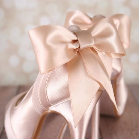 bow themed wedding ideas Pink Heels Wedding, Vintage Inspired Wedding Shoes, Blush Pink Wedding Shoes, Blush Pink Heels, Simple Wedding Shoes, Dancing Shoes Wedding, Blush Wedding Shoes, Dream Wedding Shoes, Peep Toe Wedding Shoes