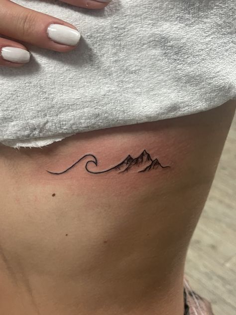 Beach And Mountain Tattoo, Jamie Tattoo, Step Tattoo, Beach Tattoos, Tattoos 2024, Ink Therapy, Tattoo Signs, Beach Tattoo, Small Hand Tattoos