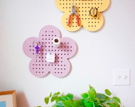 ShopCuriousHNL - Etsy Colorful Wood Art, Retro Craft Room, Peg Board Decor, Cute Pegboard Ideas, Peg Board Aesthetic, Sand Display, Craft Bedroom, Pegboard Craft Room, Pegboard Display