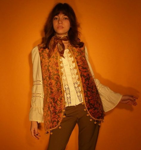 70s Ascot Outfits, 70s Waistcoat Outfit, 60s Vest, Flare Pants Outfits, 60s 70s Fashion, 70s Inspired Fashion, 70s Outfits, Fashion Corner, Hippie Outfits