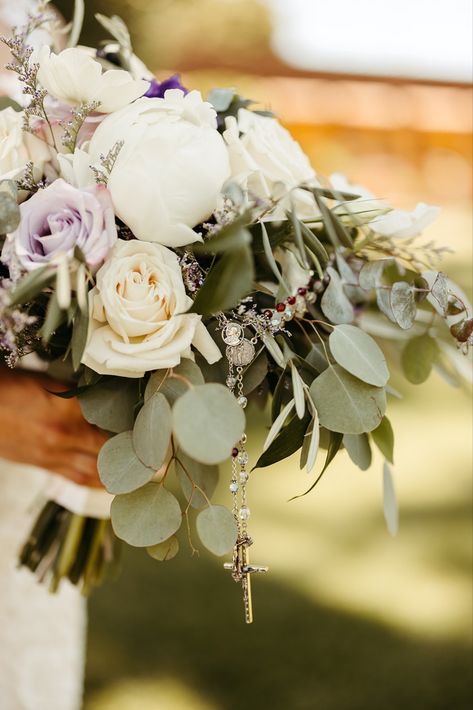 beautiful rosary in wedding bouquet with purple accents #rosarybouquet #catholicwedding #purpleweddingflowers Bouquet Of Flowers Wedding, Beautiful Rosary, Purple Wedding Flowers, Catholic Wedding, Purple Accents, Bouquet Of Flowers, Wedding Florals, Flowers Wedding, Wedding Bouquet