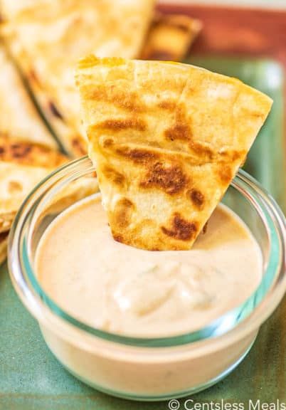 Fajita Dipping Sauce, Taco Bell Quesadilla Sauce, Quesadilla Sauce, Taco Bell Quesadilla, Steak Quesadilla, Copycat Taco Bell, Mexican Entrees, Taco Bell Recipes, Mexican Night