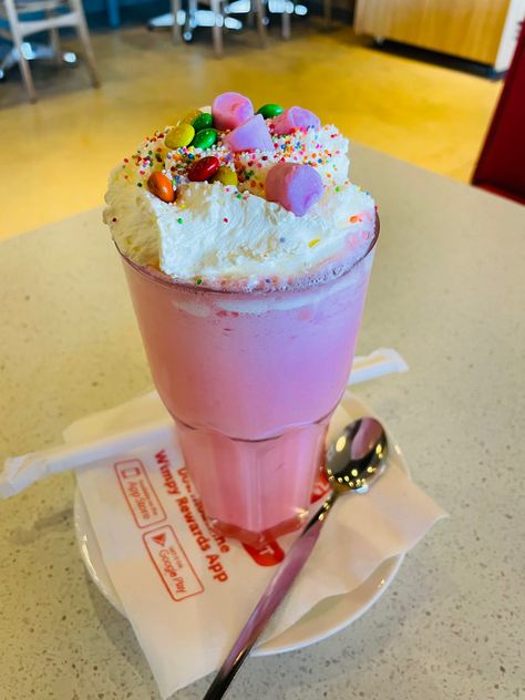 Wimpy strawberry milkshake Wimpy Restaurant, Milkshake Restaurant, Milkshake Recipes, Strawberry Milkshake, Sweet Drinks, Milkshakes, Galaxy Wallpaper, Food Inspiration, Delicious Desserts