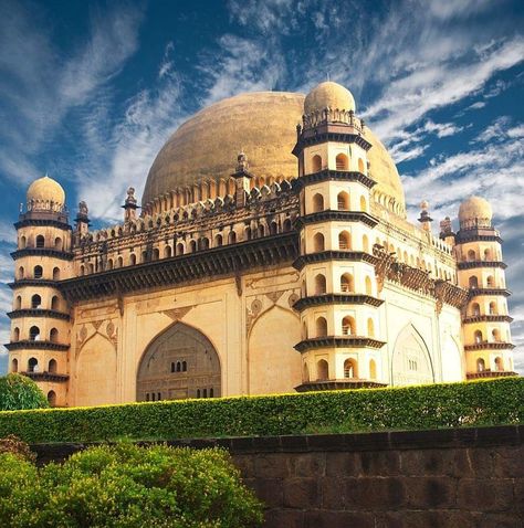 Did you know the circular dome of Gol Gumbaz, a tomb in Bijapur, Karnataka is said to be the second largest in the world after St.Peter's Basilica in Rome.  #India #IncredibleIndia #GolGumbaz #Rome #StPetersBasilica #dome #monumentsofindia #Bijapur #Karnataka #SouthIndia #usa #traveler Gol Gumbaz, St. Peter’s Basilica, India Architecture, Famous Monuments, Pop Art Drawing, India Culture, Visit India, Landscape Art Painting, Beautiful Nature Wallpaper