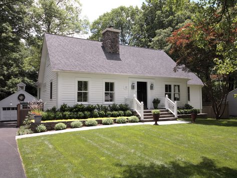 Cape Cod Whole House Renovation - Traditional - Exterior - New York - by Janet B. Siegel, Architect | Houzz AU Cape Cod Landscaping, Cape Cod Exterior, Cape Cod House Exterior, Cape Style Homes, Cape Cod Style House, Cape Cod Style, Primitive Homes, Cape House, Cape Cod House