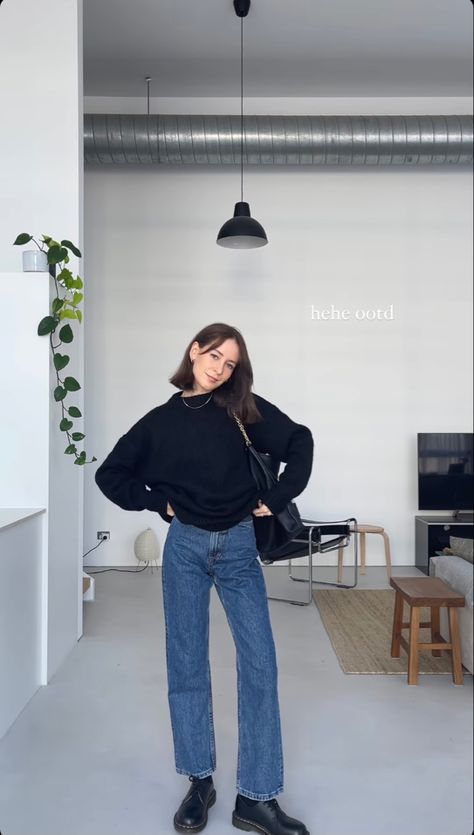 Lazy Outfits For School, Cool School Outfits, Black Loafers Outfit, Normcore Fashion, Japan Outfits, Cool School, Preppy Fall Outfits, Outfits Simple, Loafers Outfit