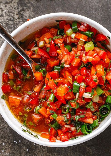 Tomato and Bell Pepper Salsa Recipe - #salsa #recipe #eatwell101 - This fresh salsa recipe makes a beautiful appetizer or side dish for a light meal or dinner! - #recipe by #eatwell101® Eatwell 101 Recipes, Bell Pepper Salsa Recipe, Pepper Salsa Recipe, Bell Pepper Salsa, Healthy Salsa Recipe, Tuscan Salmon Recipe, Tomato Salsa Recipe, Fresh Salsa Recipe, Sausage Pasta Recipes