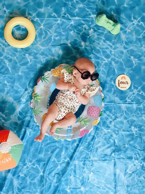 Pool Baby Photoshoot, Baby Girl Photoshooting Ideas For Summer, 6 Month Summer Baby Pictures, June Baby Photoshoot Ideas, June Baby Monthly Picture, Summer Baby Milestone Picture, Summer Infant Photoshoot, Summertime Baby Photoshoot, June Baby Milestone Picture