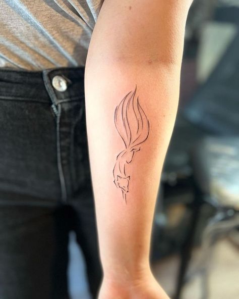 Small Fox Tattoo, Fox Tattoo Design, Tattoo Artists Near Me, Fox Tattoo, Discreet Tattoos, Art Tattoos, Elegant Tattoos, Little Tattoos, Simplistic Tattoos