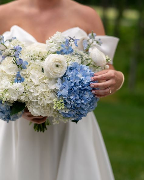 Loving the grandmillennial coastal blue style with a beautiful fusion of classic blue and white paired with lush, maximalist florals. This color palette truly captures the essence of summer Nantucket vibes, and I’m loving every bit of it! 🩵💙 @laurenpetersonphoto @isibealstudio @holliday_farms @aclassicpartyrental @abbybshealey #grandmillennialstyle #grandmillennialwedding #bluewedding #nantucketblues #hydrangeawedding Nantucket Vibes, Wedding Cyprus, Hydrangea Wedding Flowers, White Hydrangea Bouquet, Millennial Wedding, Blue Hydrangea Wedding, Hydrangea Bouquet Wedding, Wedding Flowers Hydrangea, Bridal Bouquet Blue