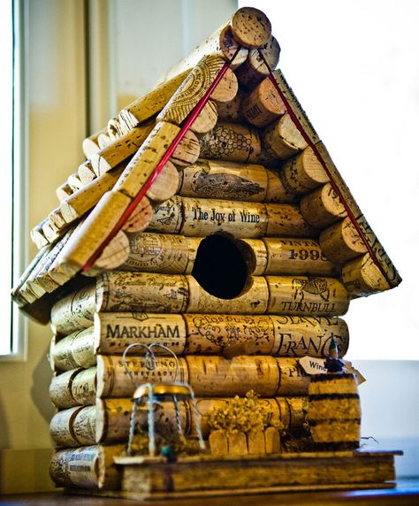 Wooden Valance, Wine Cork Birdhouse, Wine Corker, Wine Cork Candle, Wine Cork Wreath, Wine Cork Projects, Cork Crafts Diy, Wine Cork Diy Crafts, Wine Cork Diy