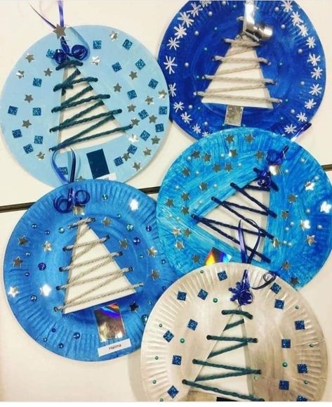 Paper Plates Christmas Crafts, Paper Plate Christmas Crafts, Christmas Art Projects, December Crafts, Winter Art Projects, Preschool Christmas Crafts, Christmas Kindergarten, Toddler Arts And Crafts, Kindergarten Crafts