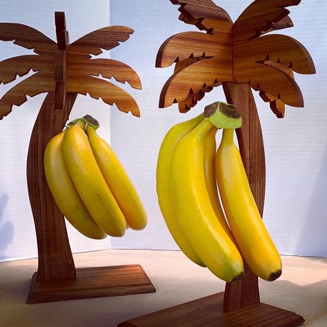 Banana Hanger, Banana Holder, Creative Kitchen Gadgets, Appartment Decor, Monkey And Banana, Wood Art Design, Fruit Shop, Laser Engraved Ideas, Koa Wood