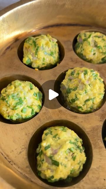 Keertida on Instagram: "Protein-packed paniyaram/ appe that incorporate a seasonal monsoon green I discovered in Mumbai- Phodshi   While I’ve always made a bhaaji/ subzi with these, this time I tried something different- a recipe that makes both plump paniyaram/ appe as well as crisp pakodas perfect for this season using a favourite local monsoon green-phodshi.  Makes 7-9 paniyaram  1 cup packed chopped phodshi leaves- cleaned by removing the white bottom part, then washed and chopped   1/2 cup moong dal, soaked for 3/4 hours, then strained and ground with  2-3 green chilies 1/2 inch piece of ginger  3 cloves of garlic   Grind without water/ just 1-2 Tbsp of water if needed and then mix this with  1/4 tsp turmeric powder 1 cup chopped phodshi leaves 1 small onion, chopped 1.5 Tbsp rice flo Paniyaram Recipes, Healthy Vegetarian Snacks, Gujarati Recipes, Green Chutney, Foraged Food, Vegetarian Snacks, Sustainable Food, Protein Pack, Wild Food