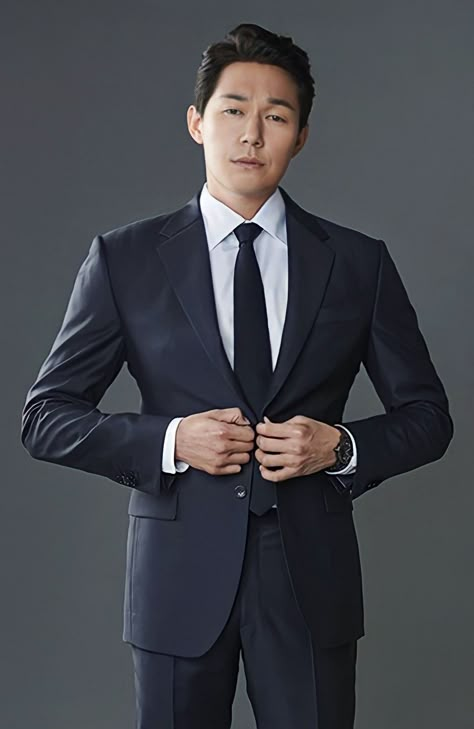 Reading Park, Park Sung Woong, Attorney Outfit, Professional Wardrobe Essentials, Hidden Identity, Lawyer Outfits, The Bodyguard, Suits Korean, Hallyu Star