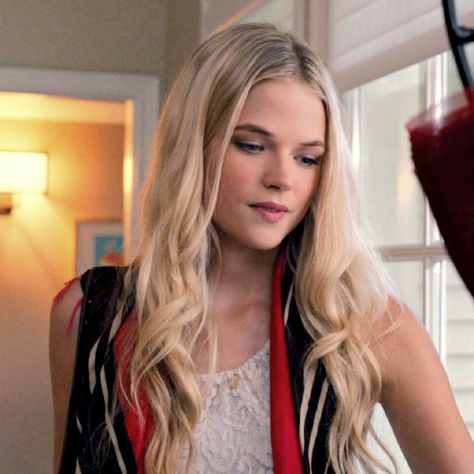 Chris Hargensen, The Rage Carrie 2, Gabriela Wilde, Carrie 2013, Sister Carrie, Gabriella Wilde, Home Alone Movie, Carrie White, Perfect Cute