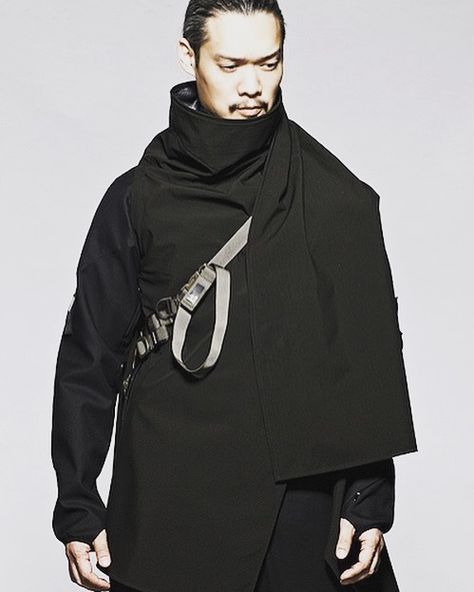 Cyberpunk Clothing Men, Futuristic Materials, Samurai Fashion, Clothe Designs, Disfraz Star Wars, Men Windbreaker, Futuristic Clothing, City Inspiration, Techwear Fashion